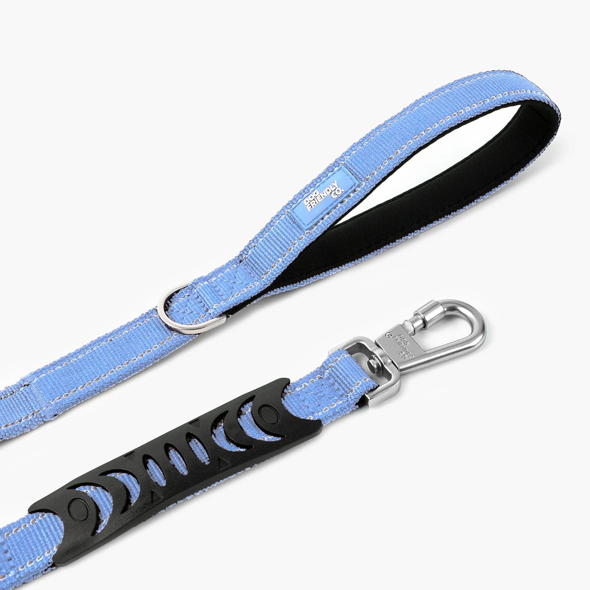 Close-up of the padded handle, clip and bungee grip of the Air bungee leash